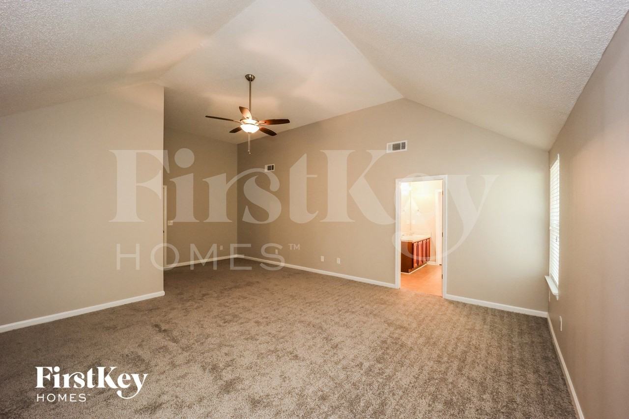 5440 Bluegrass Dr - Photo 6 of 13