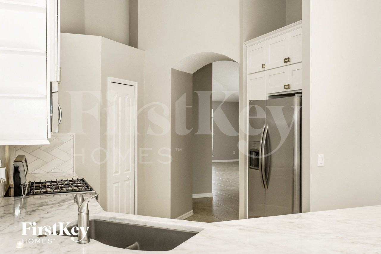 1689 Austin Ln - Photo 6 of 15