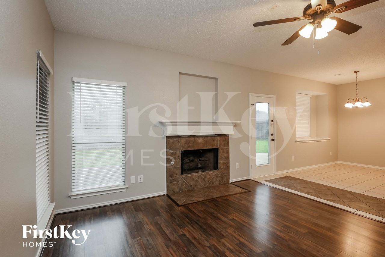 513 Branch Ln - Photo 2 of 15