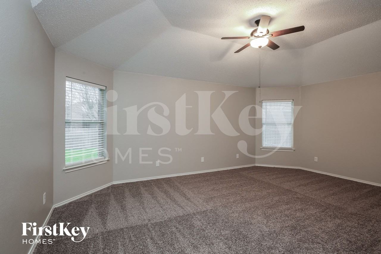 513 Branch Ln - Photo 6 of 15