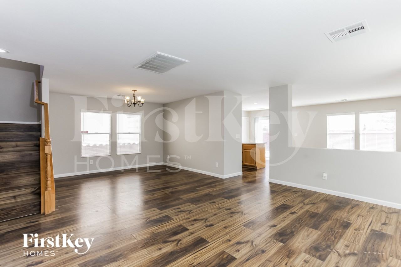 8648 Dodds Canyon St - Photo 4 of 15