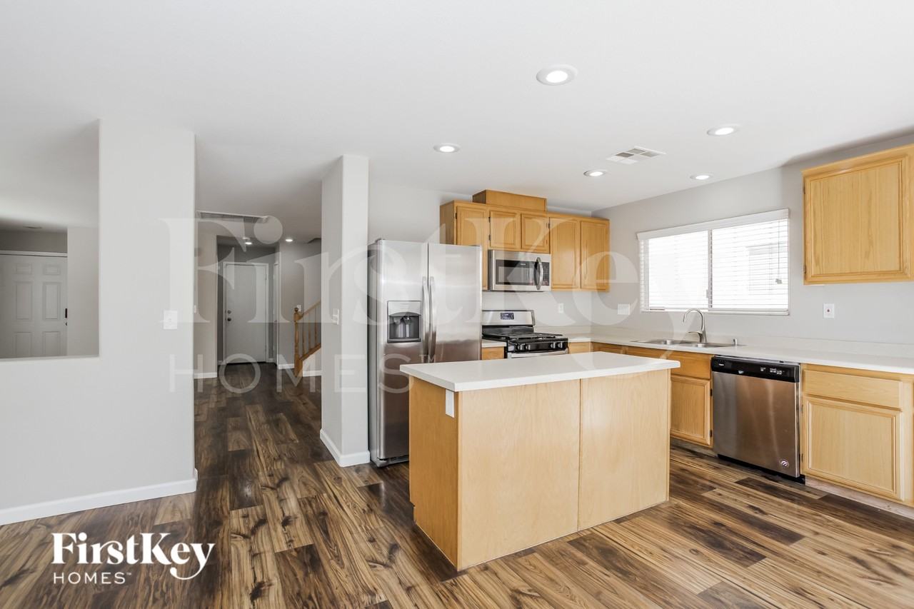 8648 Dodds Canyon St - Photo 7 of 15