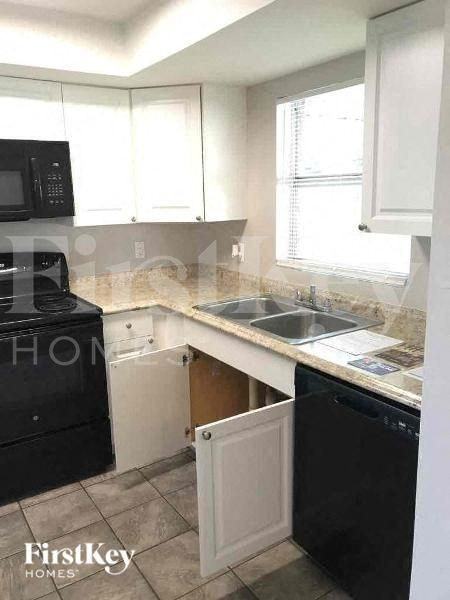 8185 Kings Bay Blvd - Photo 5 of 10