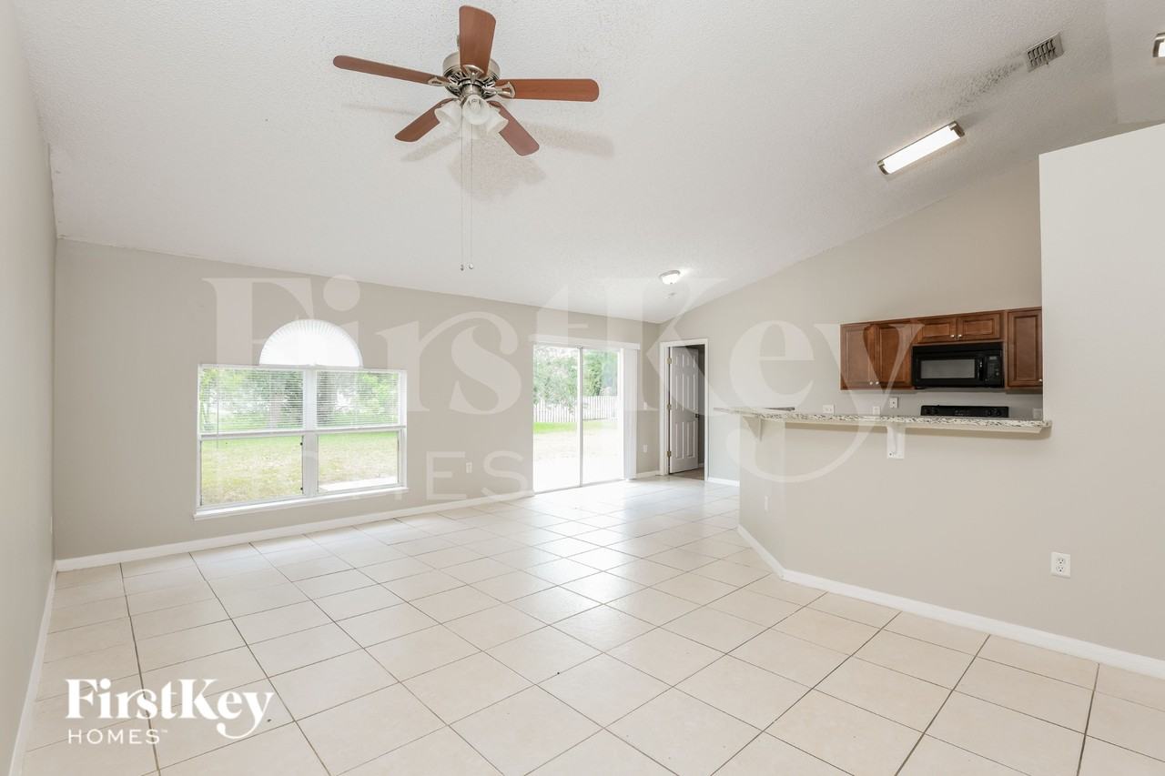 681 Sauders Rd Se - Photo 4 of 16