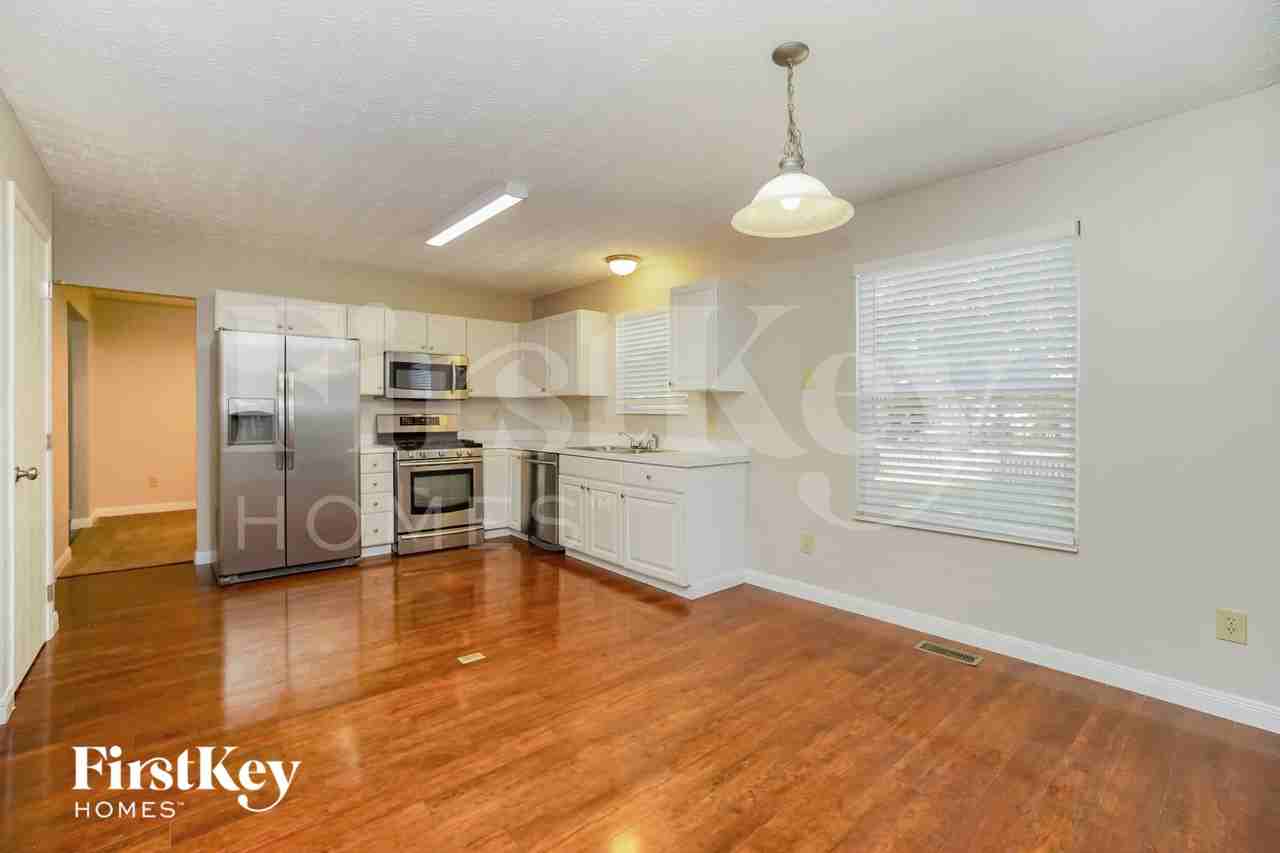 6594 Danbury Dr - Photo 6 of 15