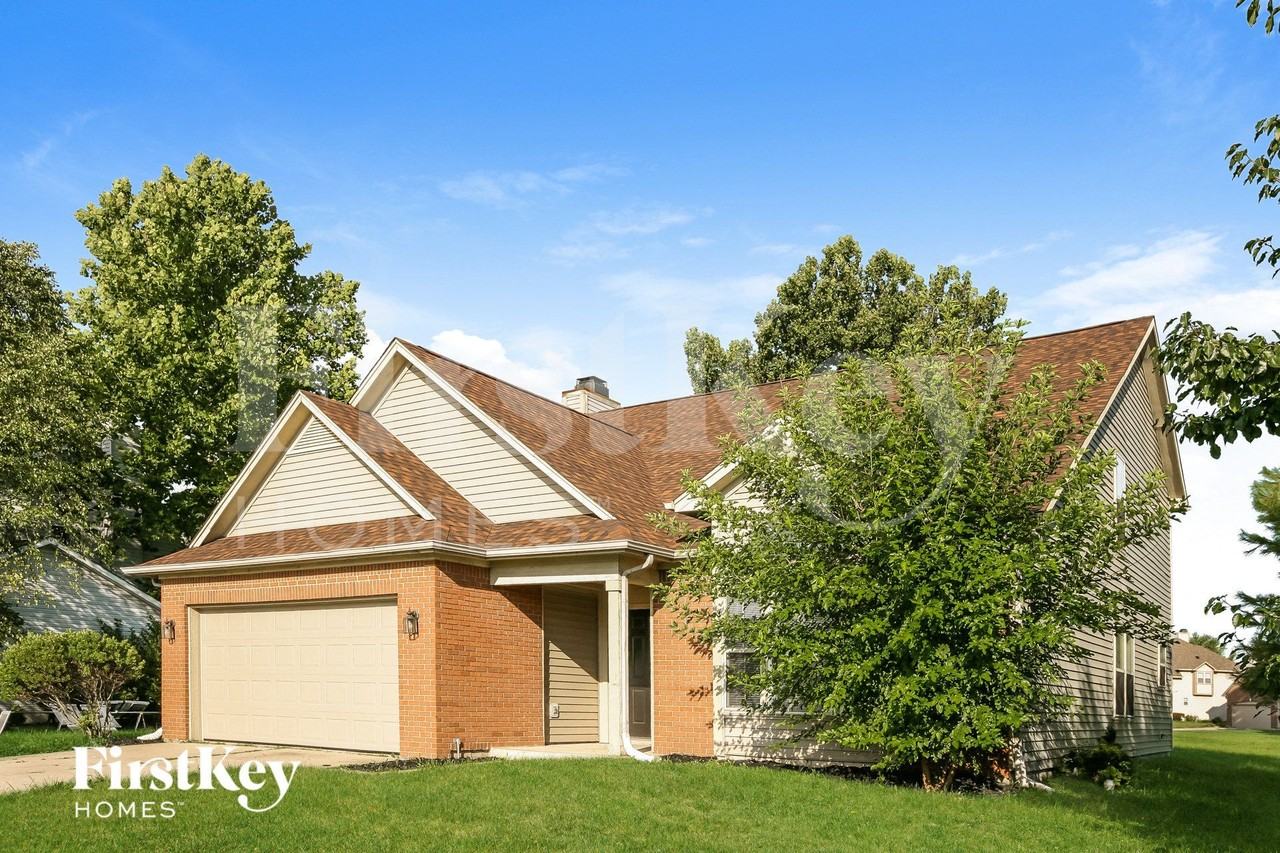 6560 Hollingsworth Dr - Photo 2 of 15