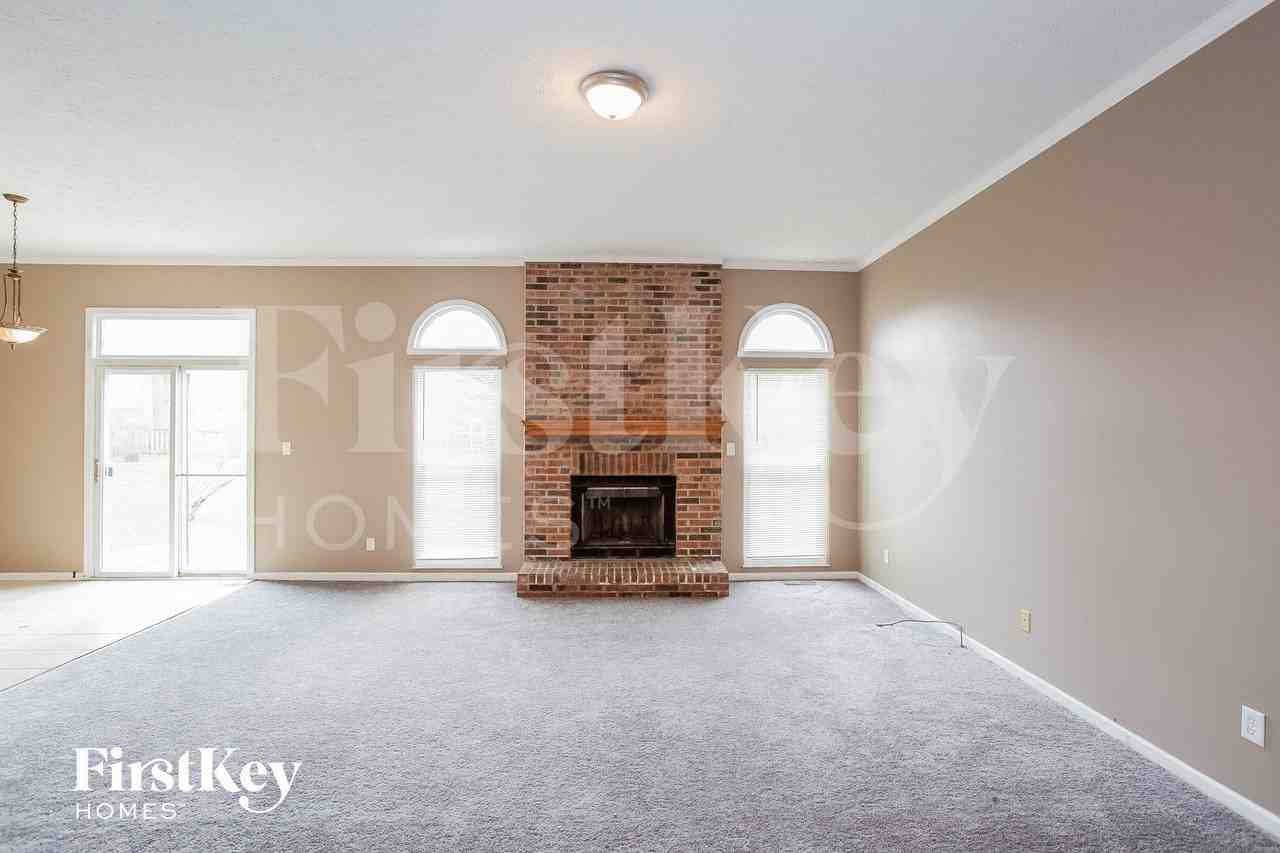 515 Palmyra Dr - Photo 3 of 15