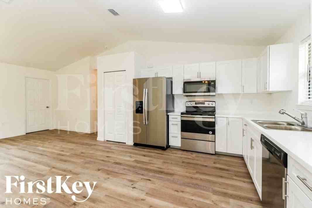 50 Queen Ct - Photo 6 of 15