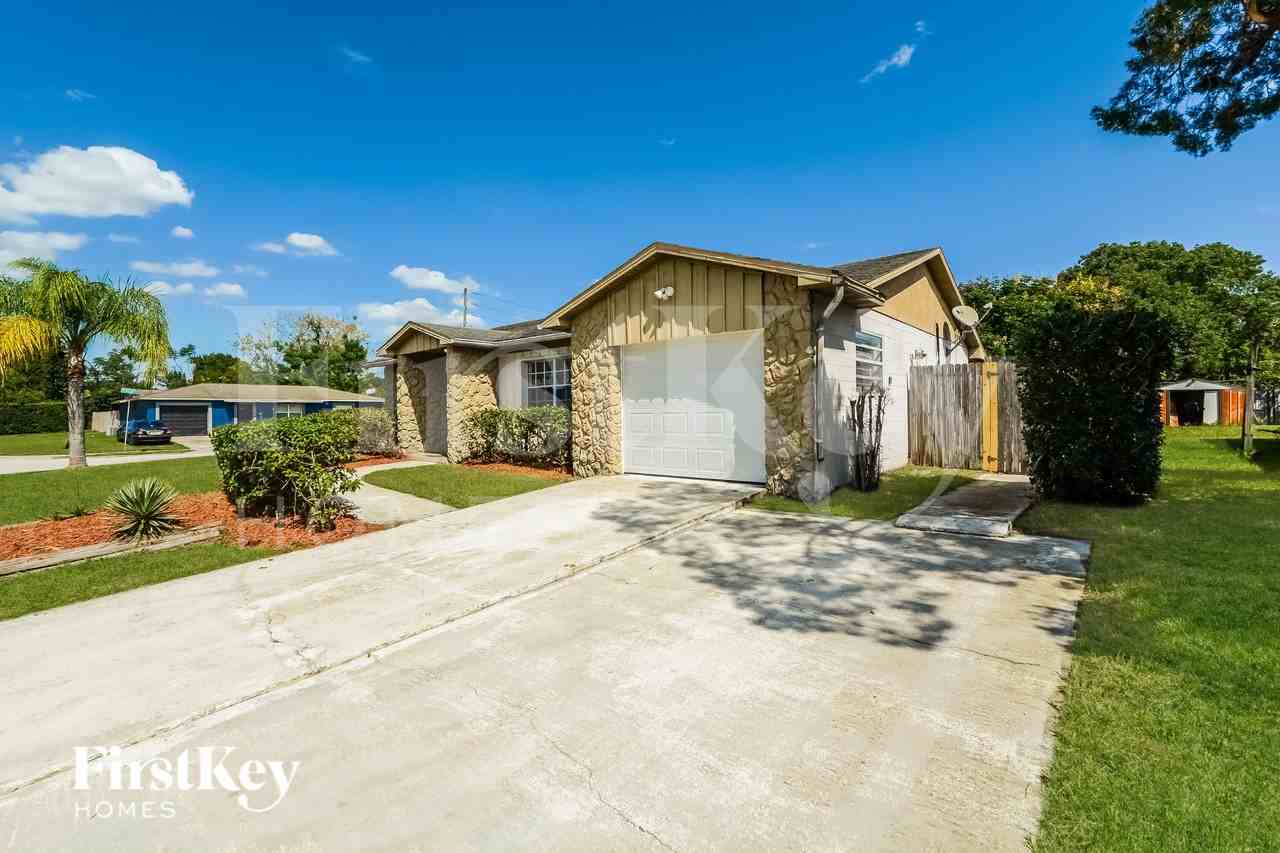 433 Northwestern Ave - Photo 2 of 15