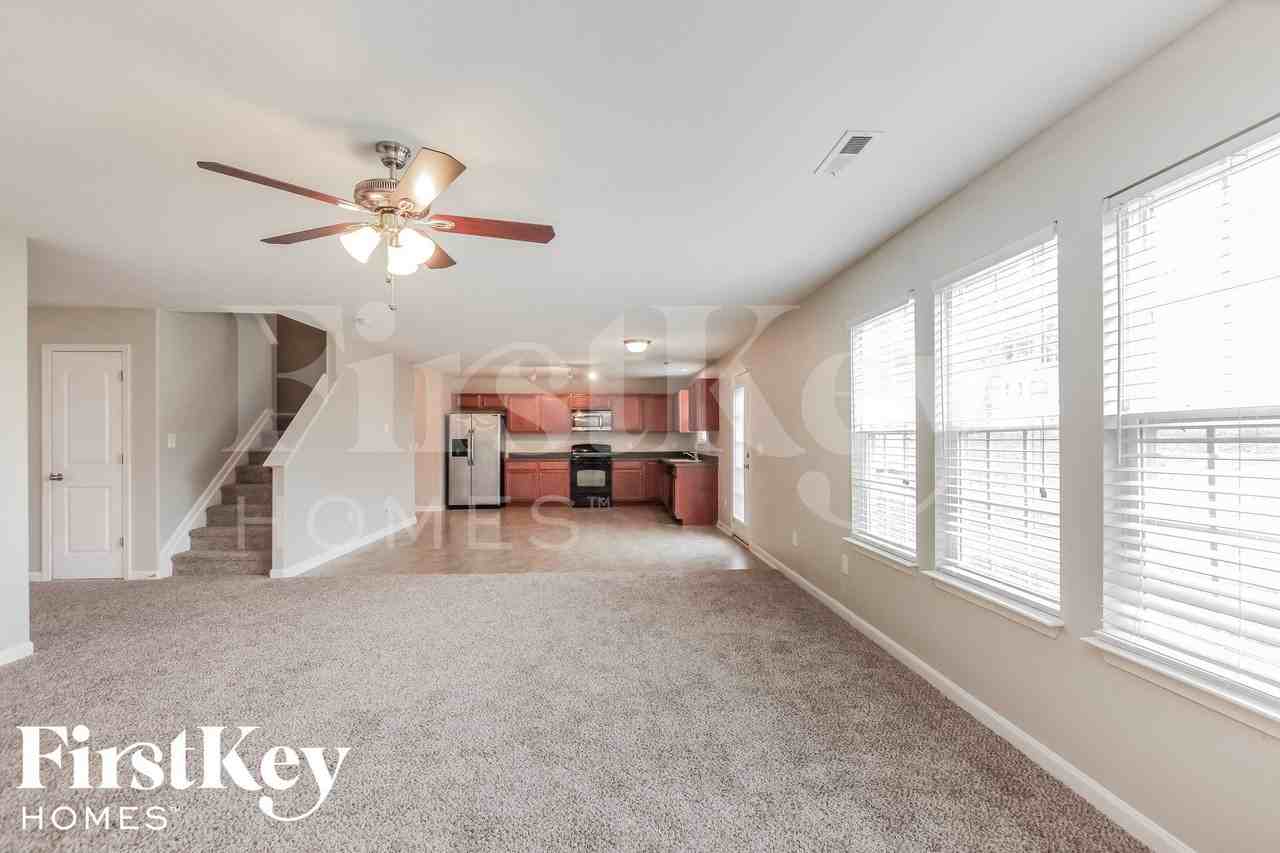 3503 Whitworth Dr - Photo 3 of 15