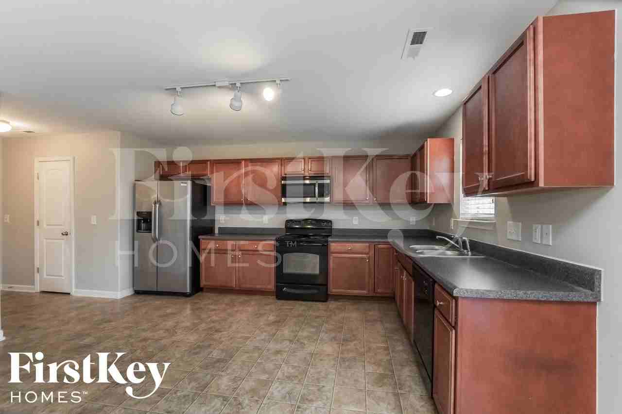 3503 Whitworth Dr - Photo 7 of 15