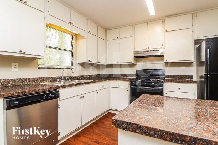 3346 Clevemont Way - Photo 7 of 16