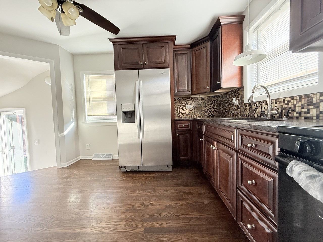 5850 S Neva Ave - Photo 5 of 17