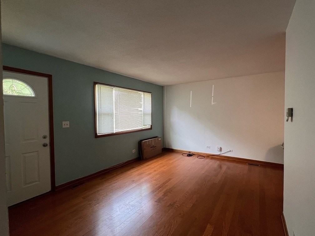 3327 Acorn Ct - Photo 2 of 12