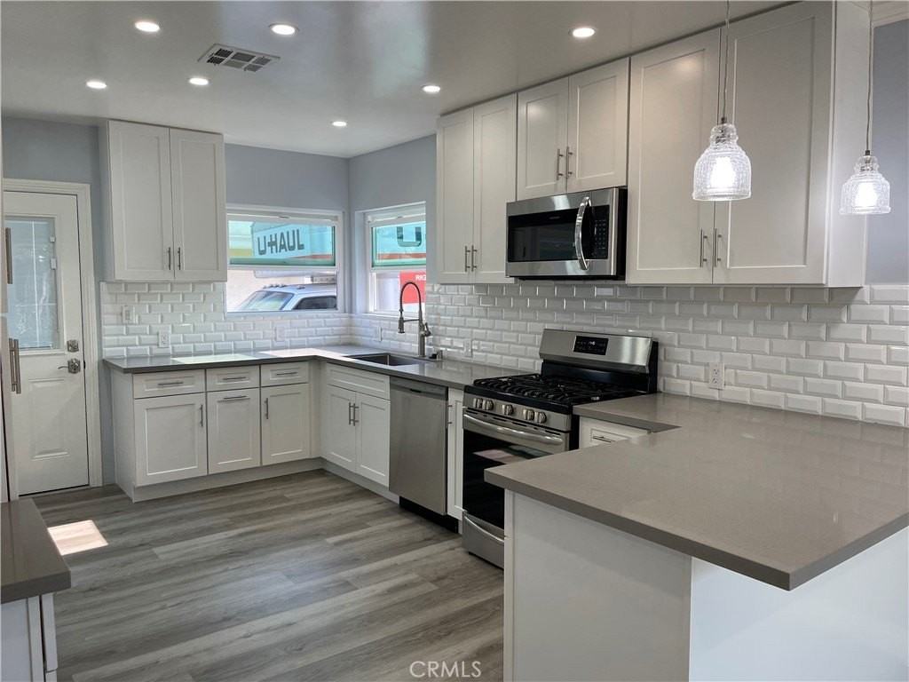 717 Joaquin Rd - Photo 3 of 25