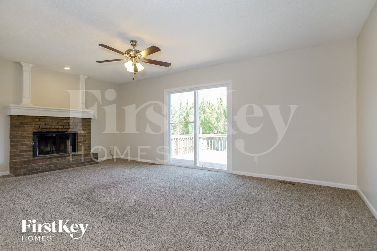 18931 S Ash St - Photo 3 of 15