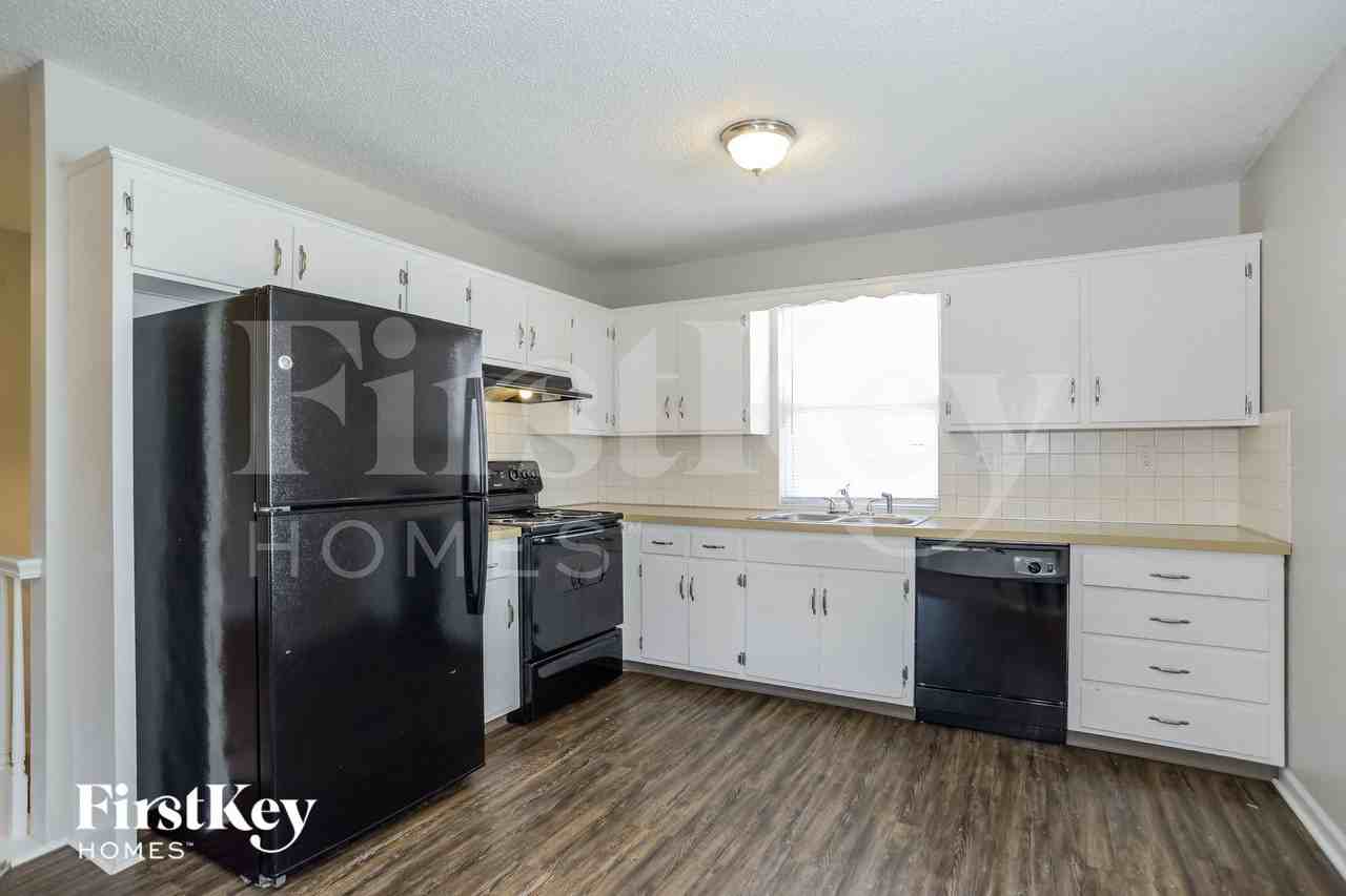 18931 S Ash St - Photo 5 of 15