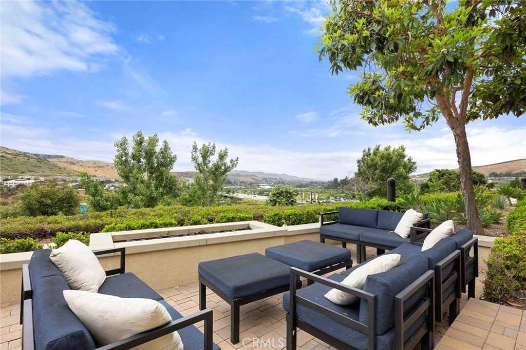 6 Alzada St - Photo 3 of 32