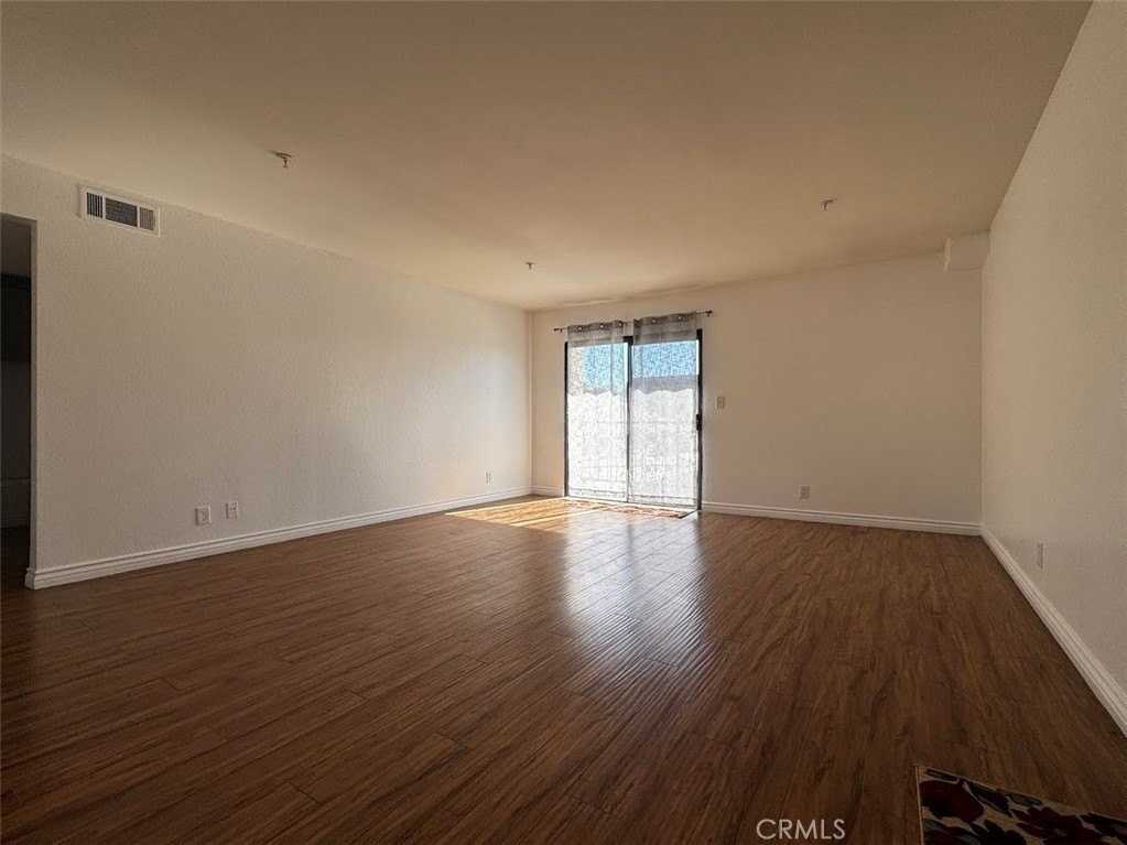 77 N Holliston Ave - Photo 5 of 15