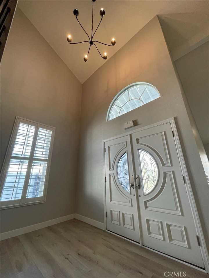 765 Featherwood Dr - Photo 4 of 32