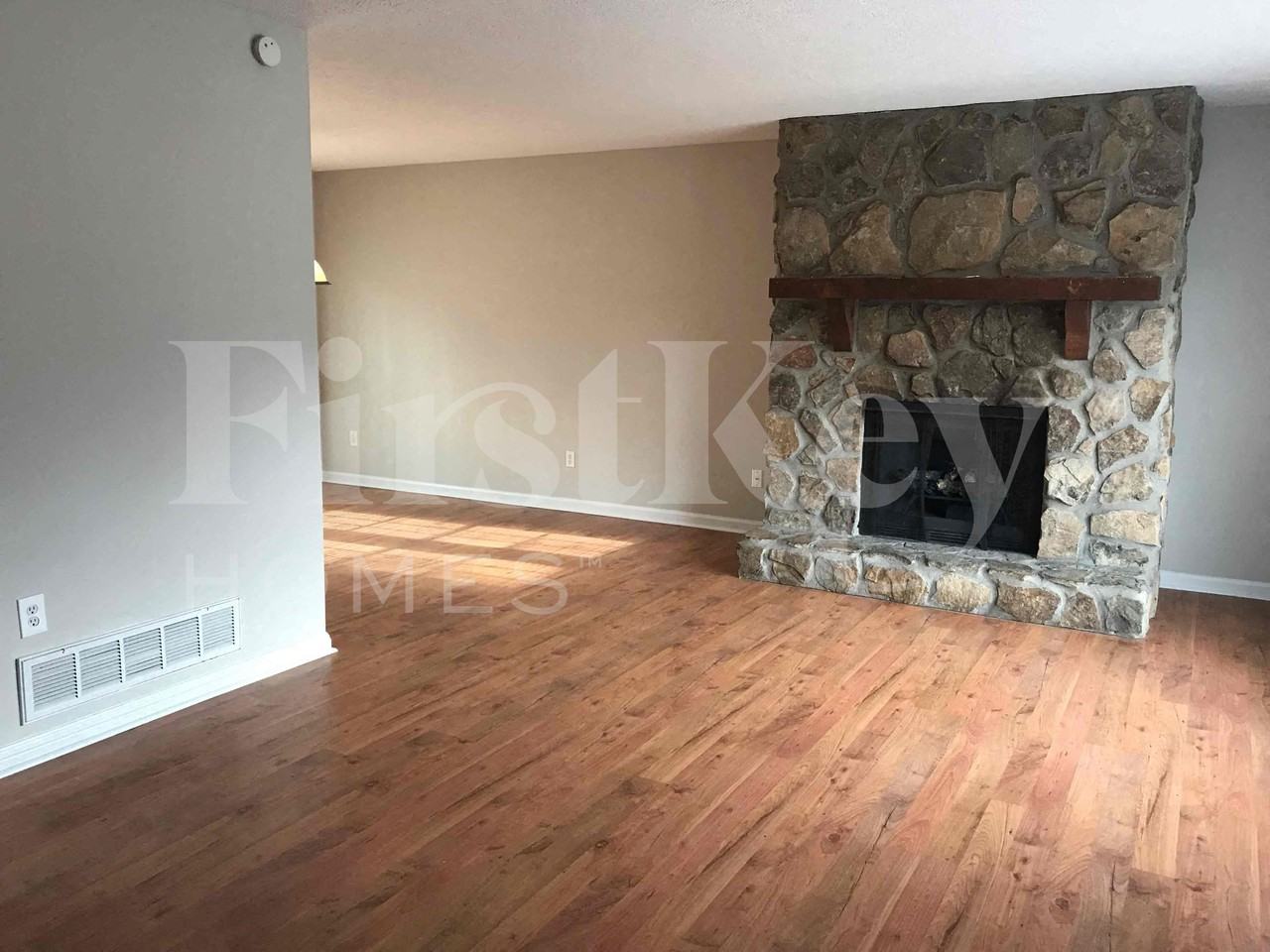 1006 Hicksmil Ct Sw - Photo 3 of 25