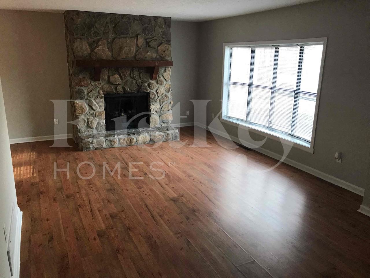 1006 Hicksmil Ct Sw - Photo 4 of 25