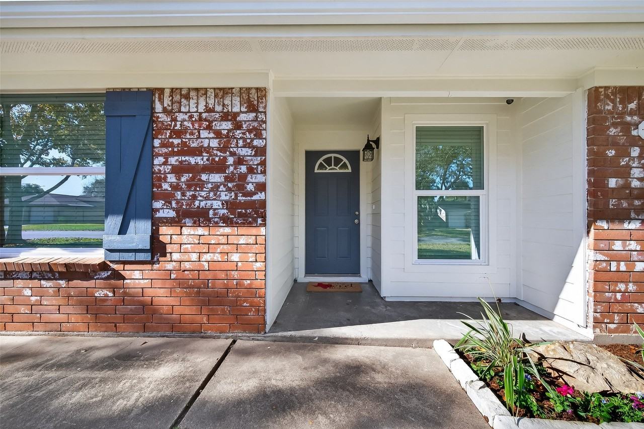 1920 Ripple Creek Dr - Photo 2 of 26