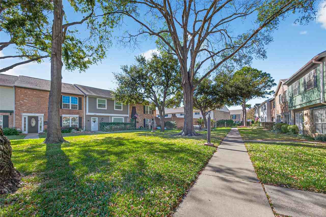 14381 Still Meadow Dr - Photo 4 of 48