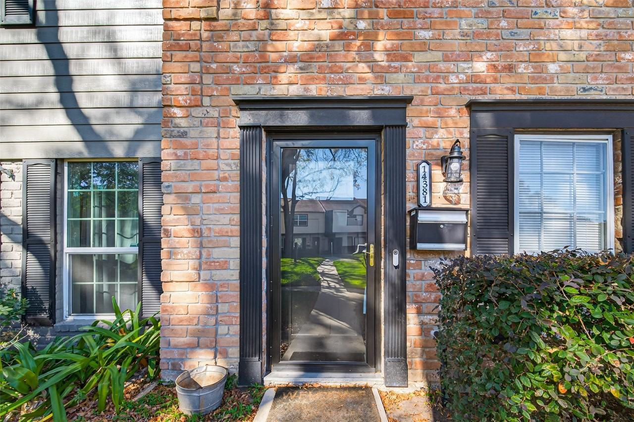 14381 Still Meadow Dr - Photo 5 of 48