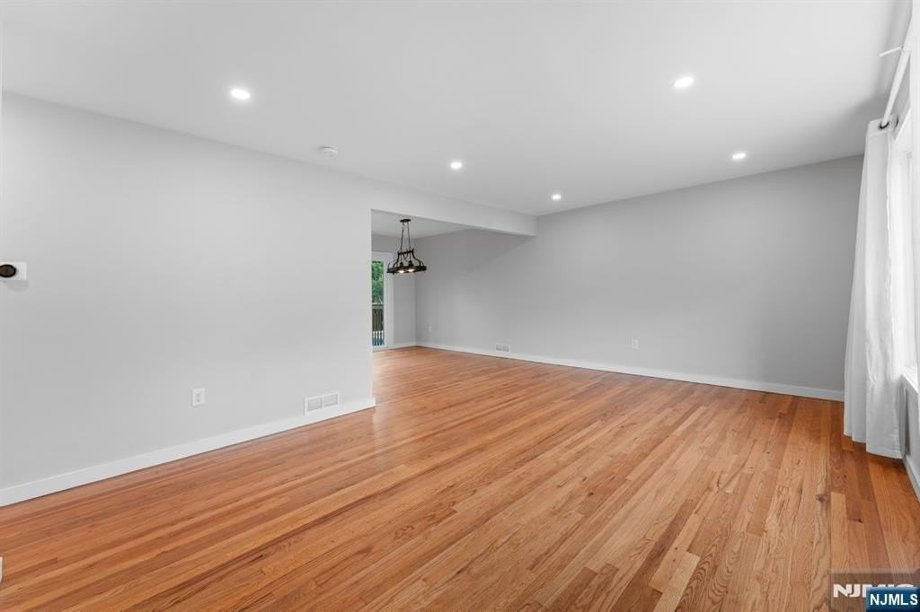 8 Brook Way - Photo 7 of 32