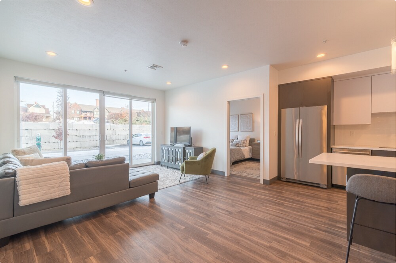 1310 W College Ave - Photo 4 of 24