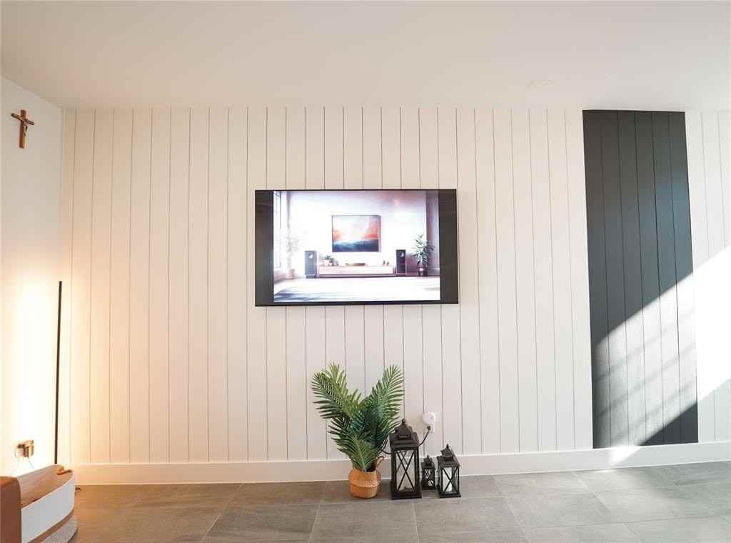 7557 Donnelly Ave - Photo 5 of 34