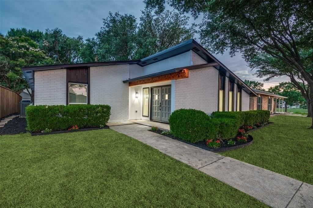 1202 Crestwood Ct - Photo 2 of 24