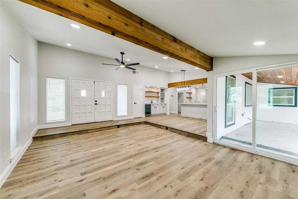 1202 Crestwood Ct - Photo 7 of 24