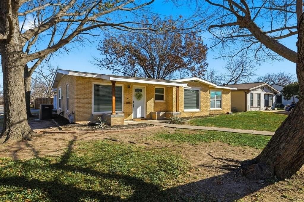 126 N Redford Ln #A - Photo 3 of 21