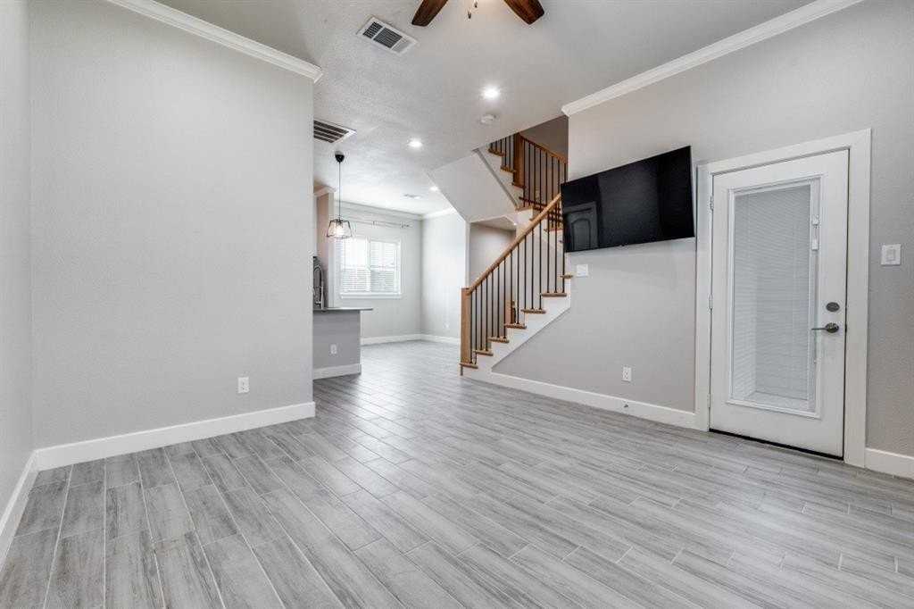 2247 Dorian Pl - Photo 5 of 12