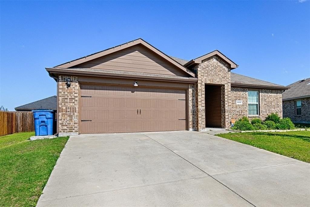 1112 Homestead Ln - Photo 2 of 24