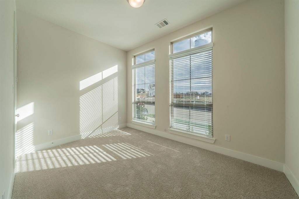 526 Callum Pkwy - Photo 5 of 19