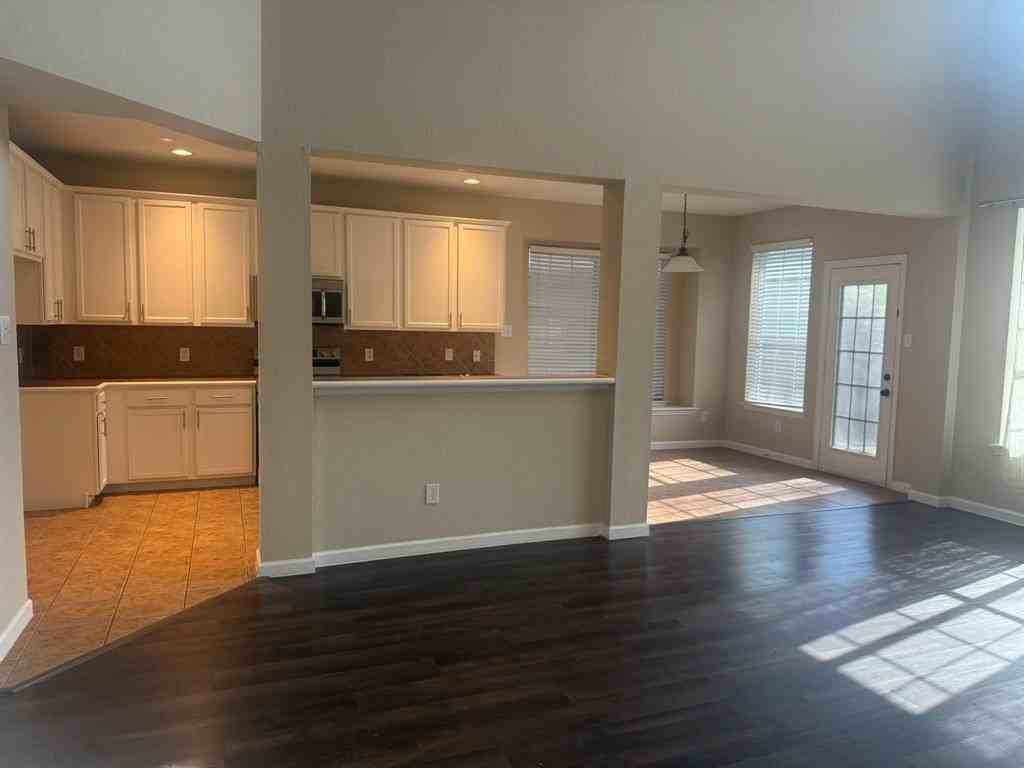 2844 Cascade Cove Dr - Photo 6 of 34