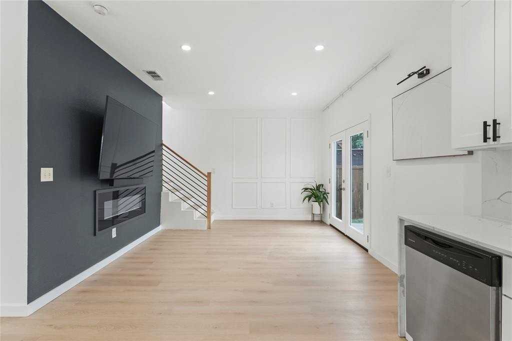 1908 Gallagher St - Photo 7 of 21