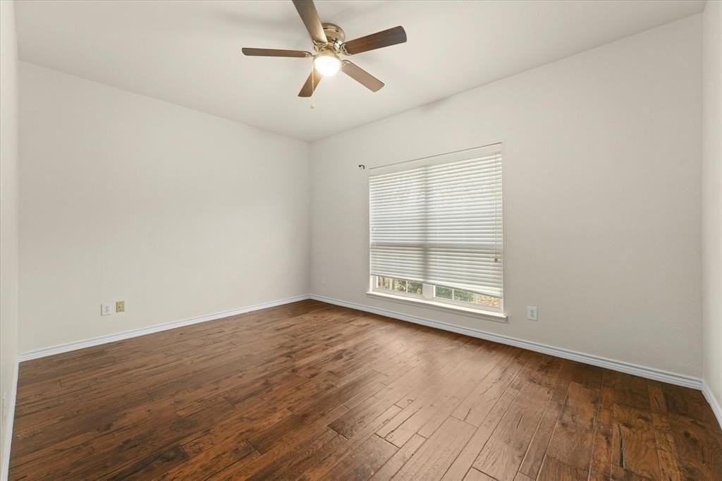 1701 Balboa Ln - Photo 6 of 30