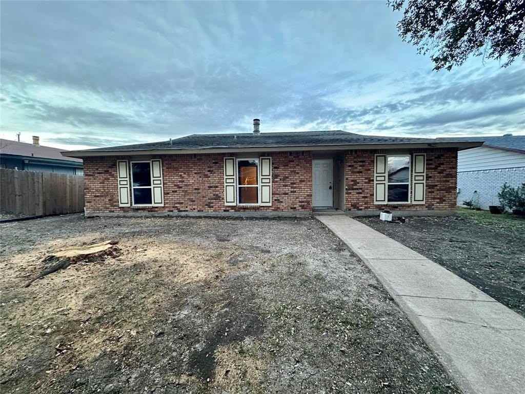 3101 Silverdale Ln - Photo 2 of 17