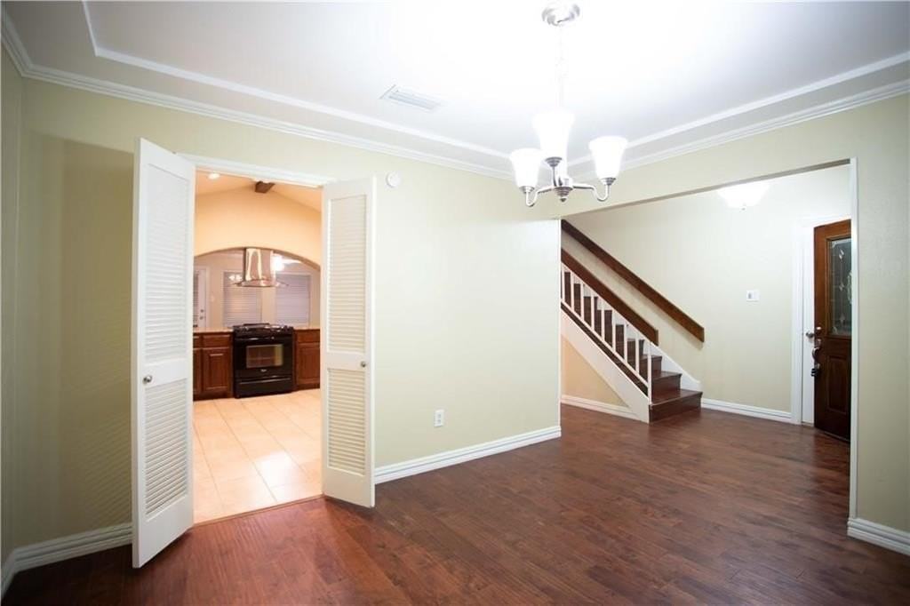 310 Overland Dr - Photo 3 of 24