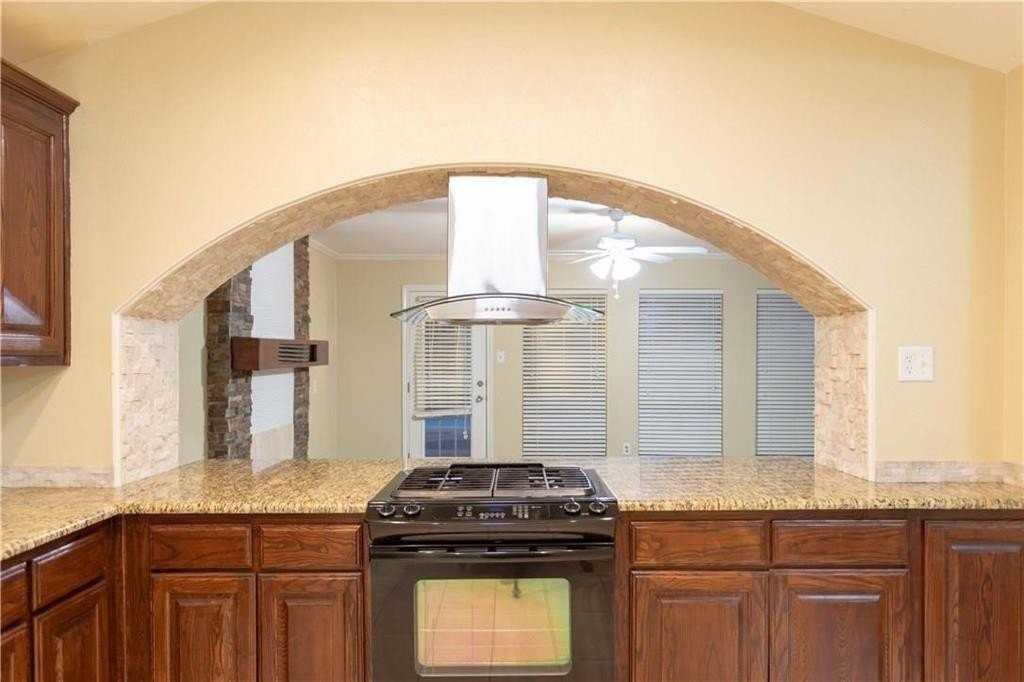 310 Overland Dr - Photo 4 of 24