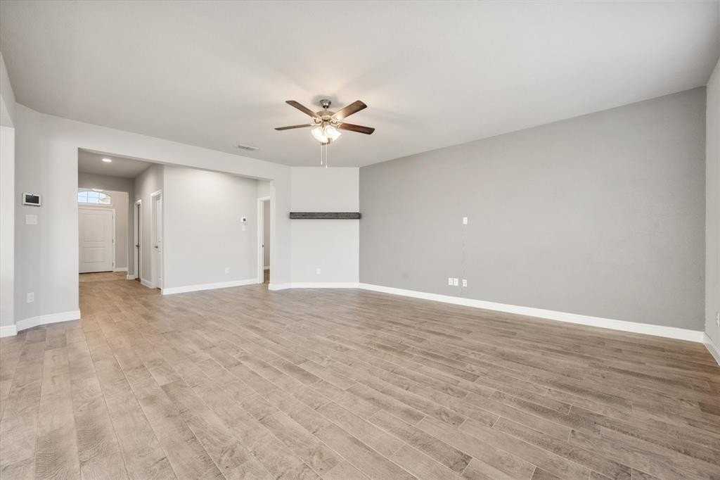 15812 Culford Ln - Photo 5 of 28