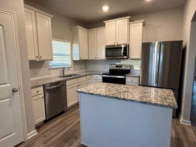 1117 Wheatfield Ln - Photo 5 of 25