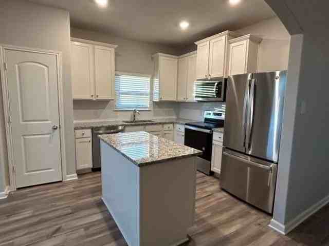 1117 Wheatfield Ln - Photo 7 of 25