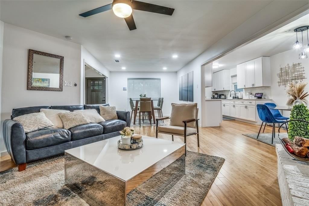 11211 Mccree Rd - Photo 4 of 29