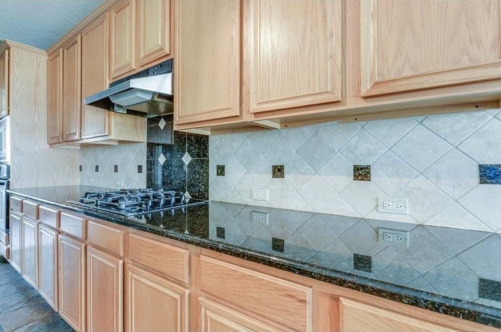 8316 Fountain Springs Dr - Photo 4 of 20