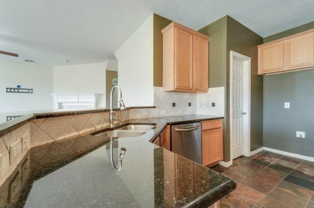 8316 Fountain Springs Dr - Photo 3 of 20